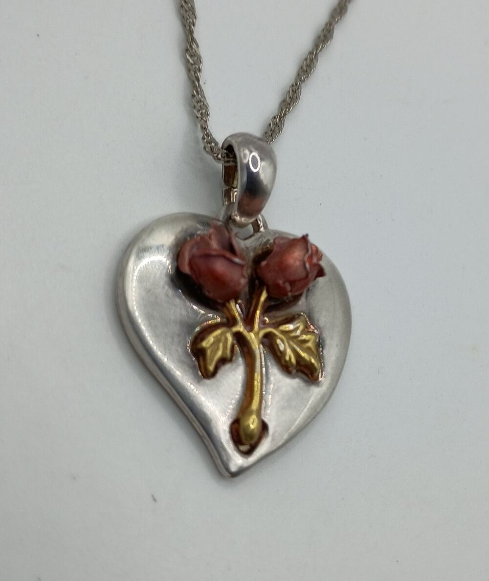 Vintage Silver-Plated Rose Heart Pendant Necklace – 18"